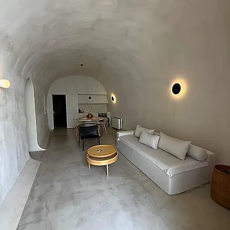 Aesthesis Boutique Hotel Firá